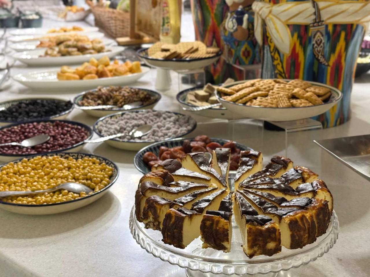 Emirhan Hotel Samarkand Esterno foto